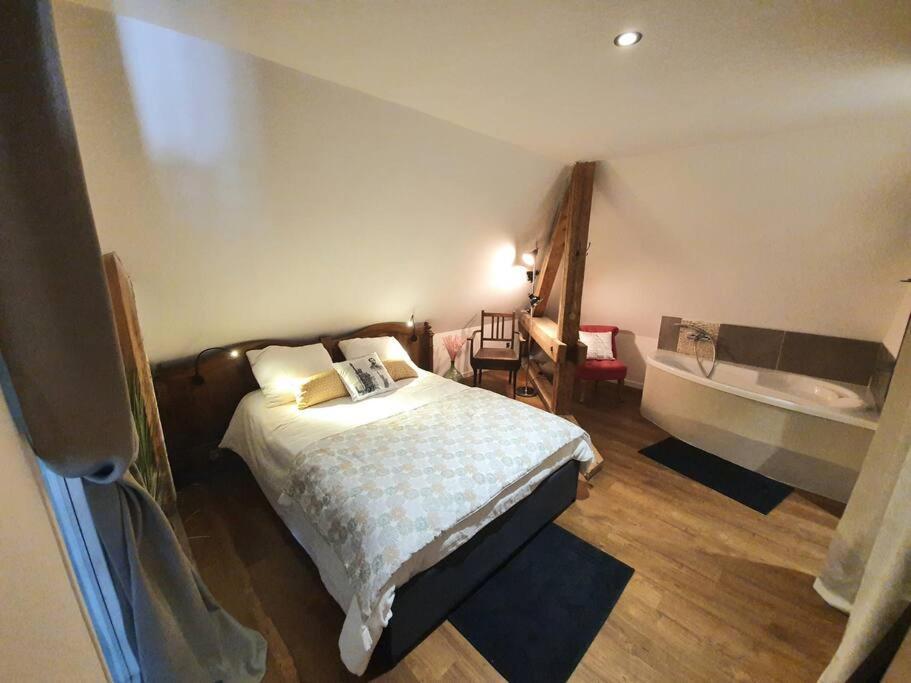 Ferienwohnung La Tour Du Bois Fleuri Colmar Exterior foto