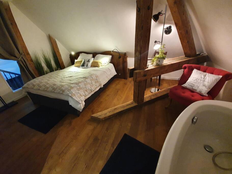Ferienwohnung La Tour Du Bois Fleuri Colmar Exterior foto